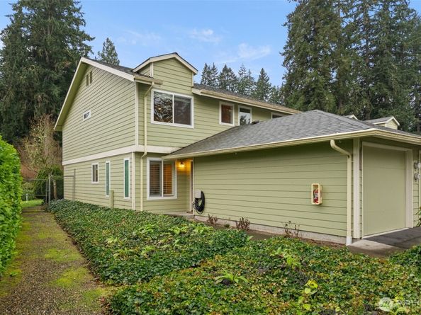 3926 NW Fairway Lane, Bremerton WA 98312