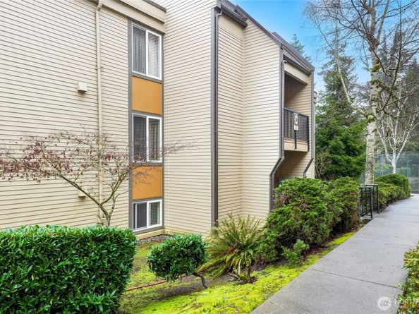 14645 NE 34th St C9, Bellevue WA 98007