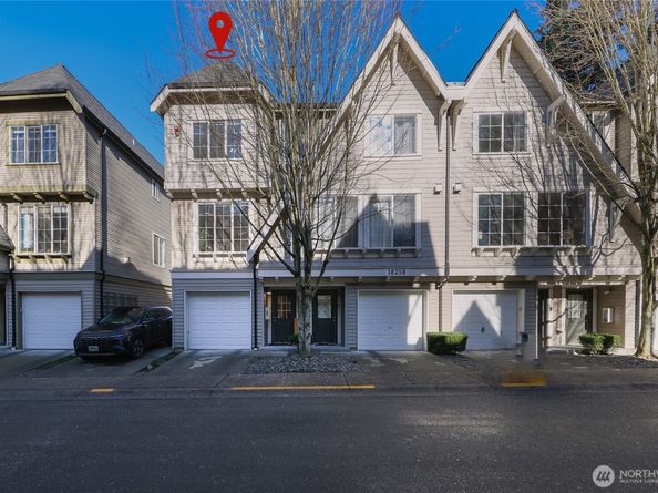 18258 NE 96th Way 101, Redmond WA 98052