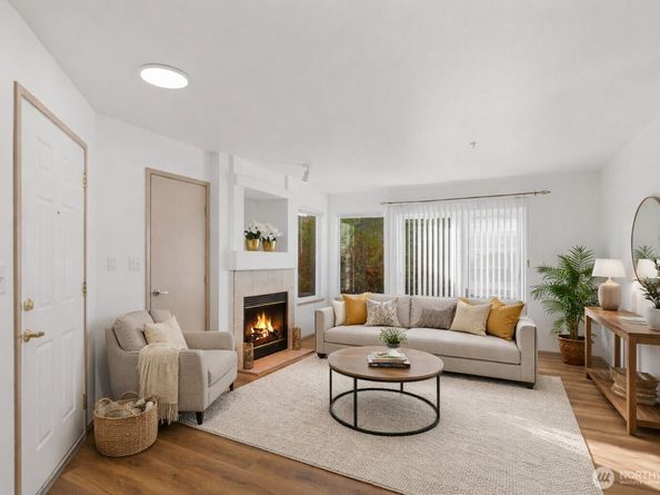 11130 SE 208th Street H102, Kent WA 98031