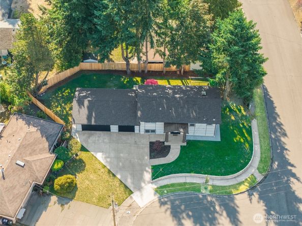 1112 Redmond Avenue NE, Renton WA 98056