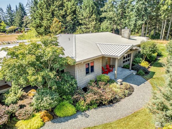 7870 NE Koura Farm Drive, Bainbridge Island WA 98110