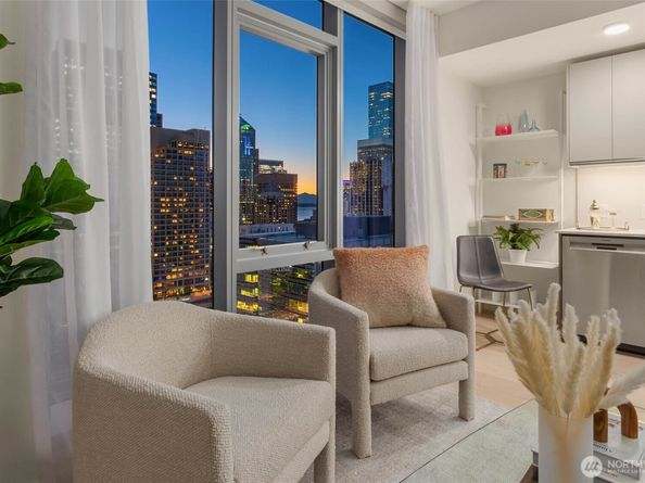 800 Columbia Street 1210, Seattle WA 98104