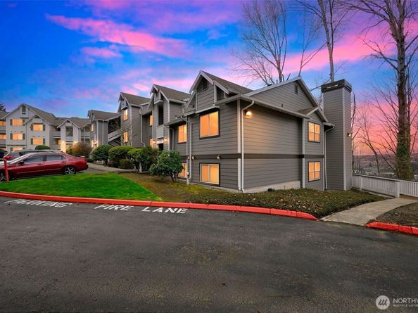 901 Sunset Boulevard NE D215, Renton WA 98056