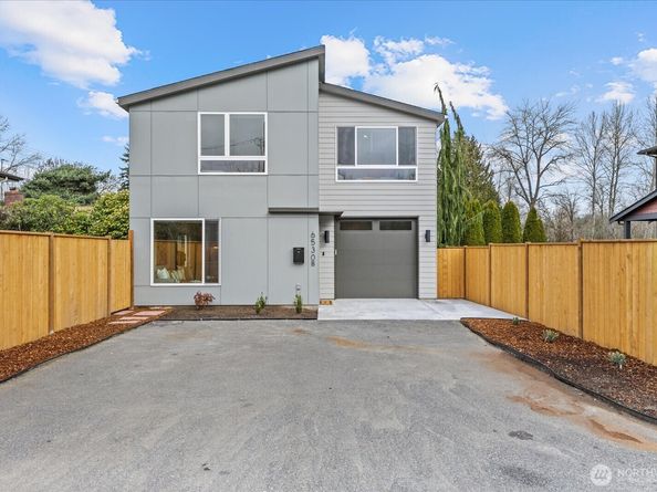 6530 18th Avenue SW B, Seattle WA 98106