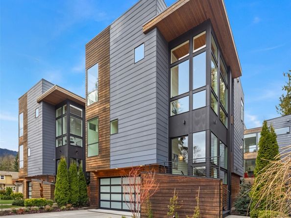 369 3rd Place NW, Issaquah WA 98027