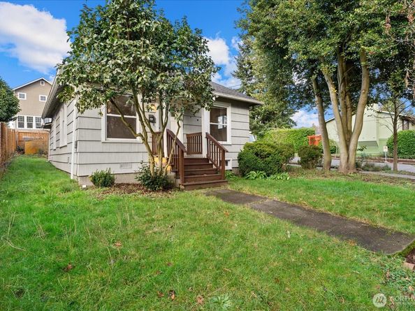 7361 17th Avenue NW, Seattle WA 98117