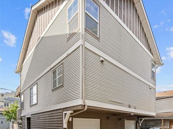 10311 Midvale Avenue N