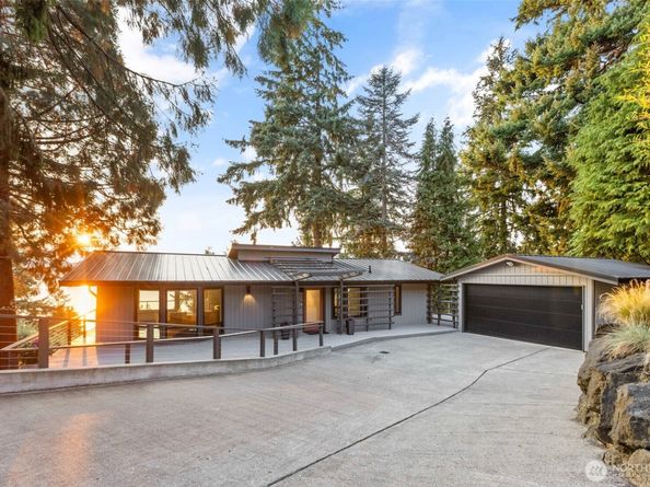 15733 25th Avenue SW, Burien WA 98166