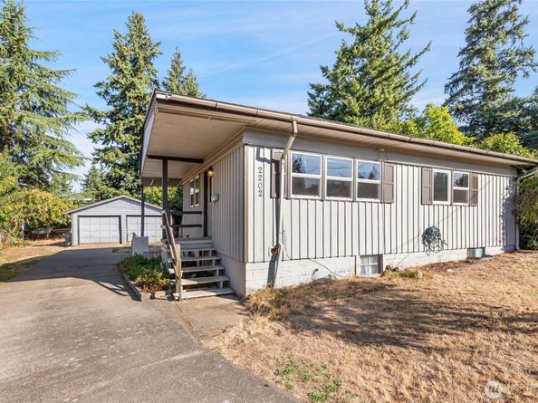 2202 NE 9th Place, Renton WA 98056