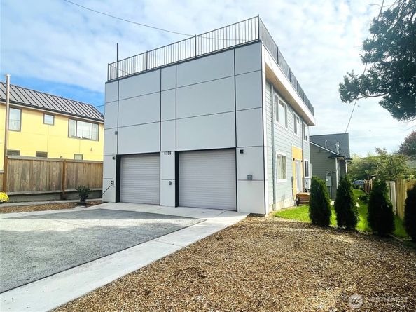 6709 Aurora Avenue N, Seattle WA 98103