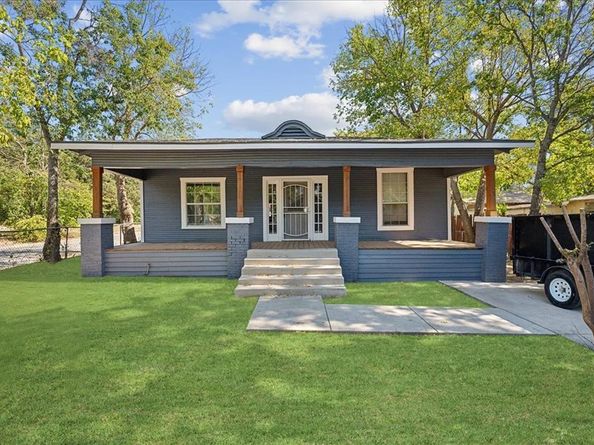 3001  Louise Street , Fort Worth Texas 76112