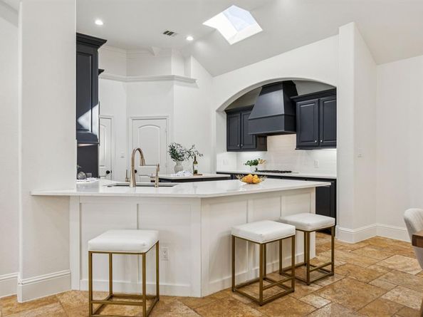 6156  Stapleford Circle , Dallas Texas 75252