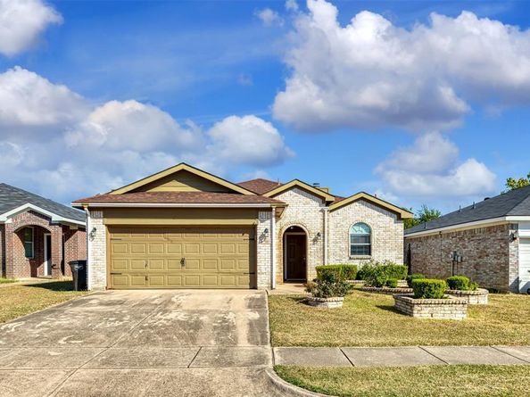 1021  Buffalo Springs Drive , Fort Worth Texas 76140