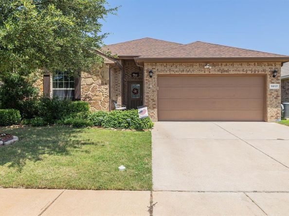 1057  Meadow Scape Drive , Fort Worth Texas 76028