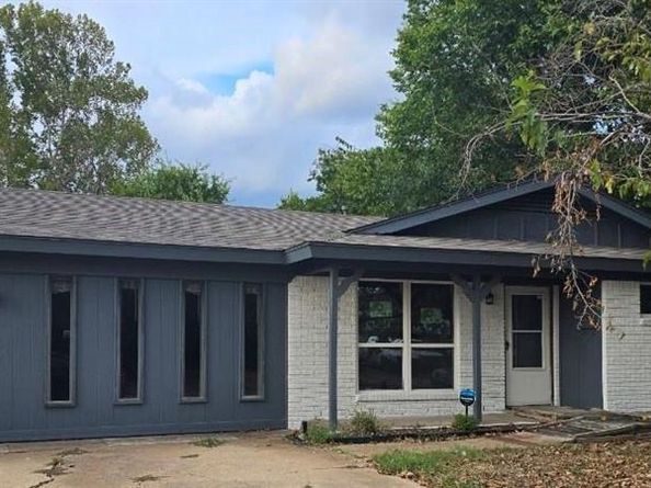 1541  Cloverdale Drive , Fort Worth Texas 76134