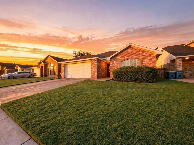 737  Nelson Drive , Cedar Hill Texas 75104