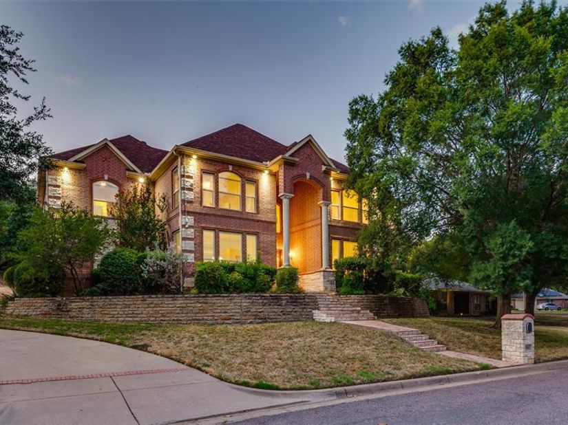 8925  Hunters Glen Trail , Fort Worth Texas 76120