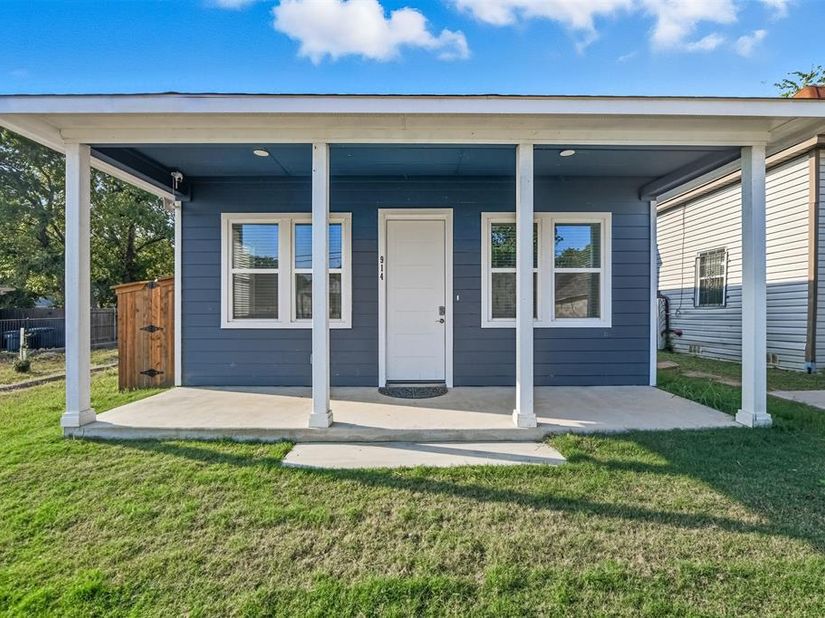 914 E Tucker Street , Fort Worth Texas 76104