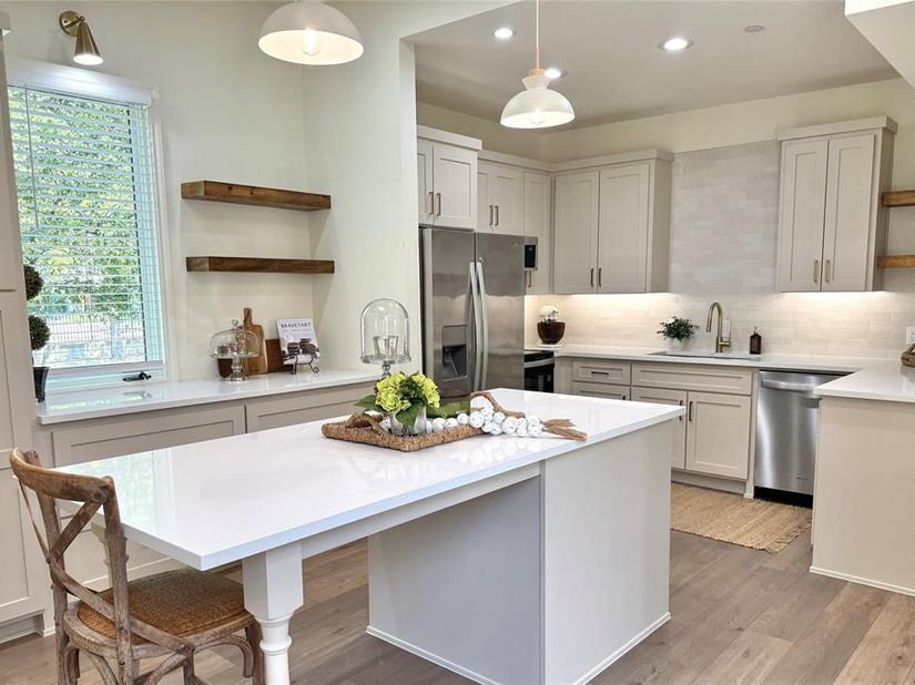 4040  Avondale Avenue  105, Dallas Texas 75219