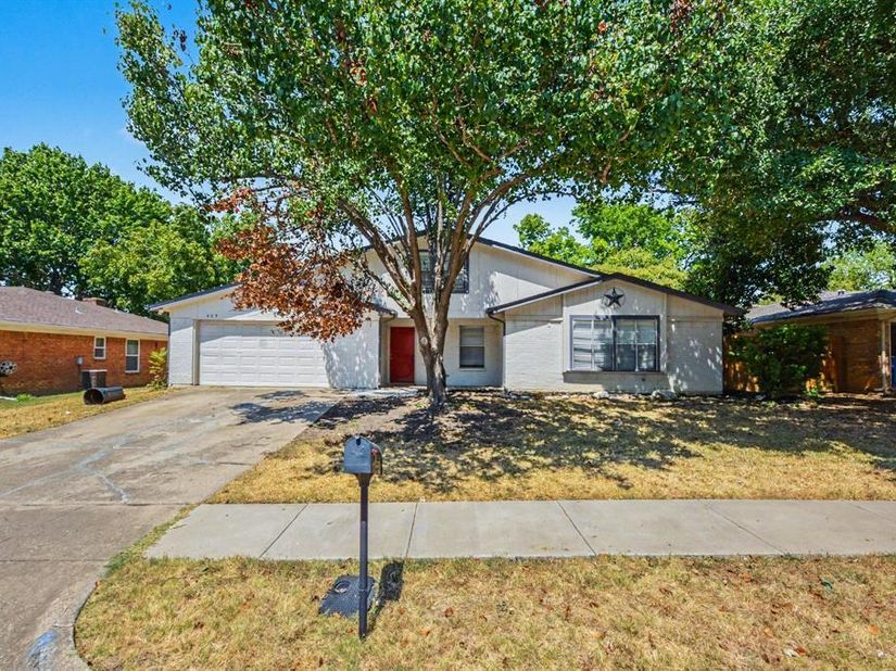 405  Sixpence Lane , Euless Texas 76039