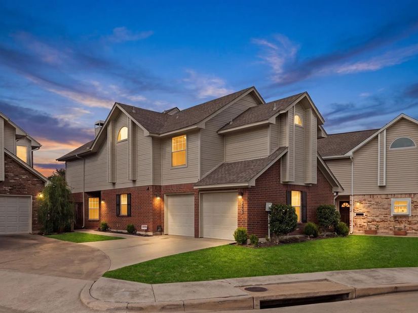 9418  Blue Jay Way , Irving Texas 75063