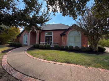 2836 S Lakeview Drive 