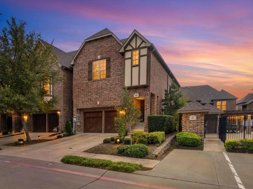 568  Hampshire Drive , Lewisville Texas 75067