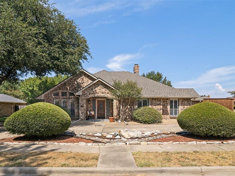 2501  Radcliffe Drive , Rowlett Texas 75088