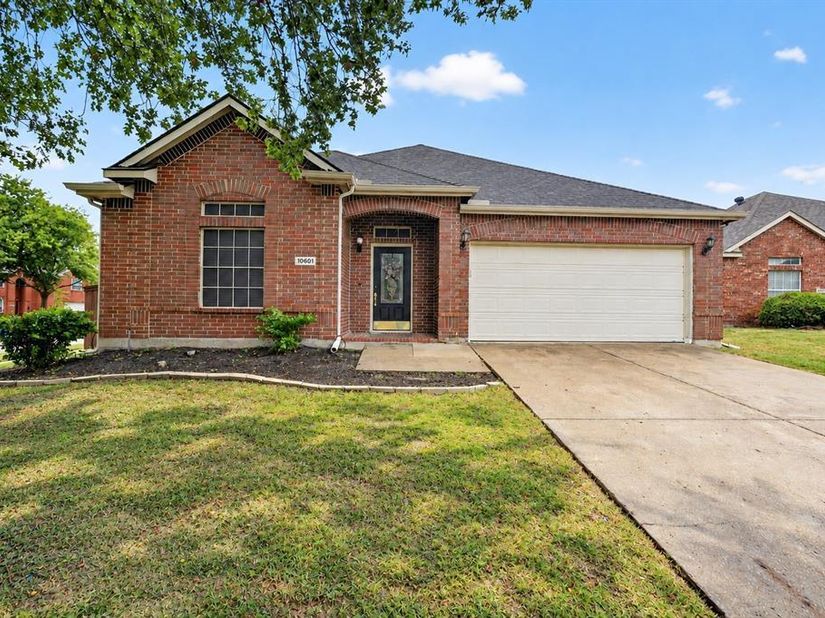 10601  Augusta Lane , Rowlett Texas 75089
