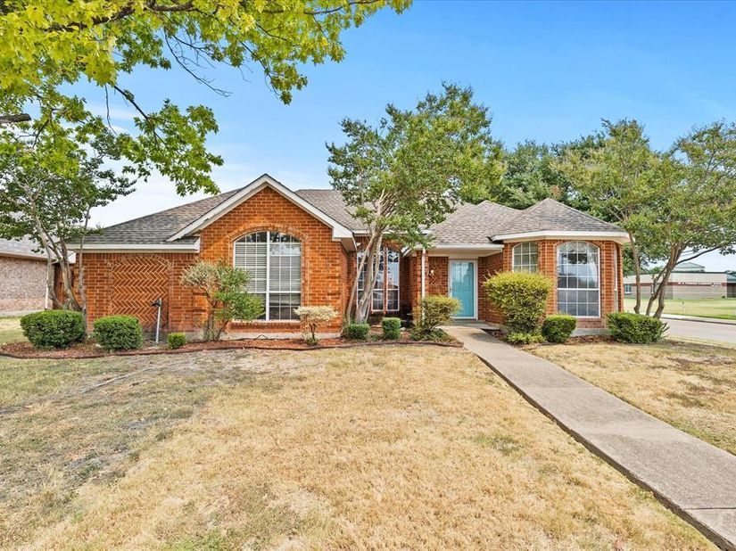 2416  Liles Lane , Mesquite Texas 75181