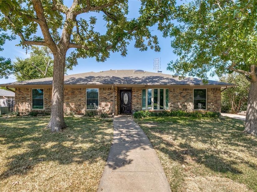 2717  Pinehurst Drive , Plano Texas 75075