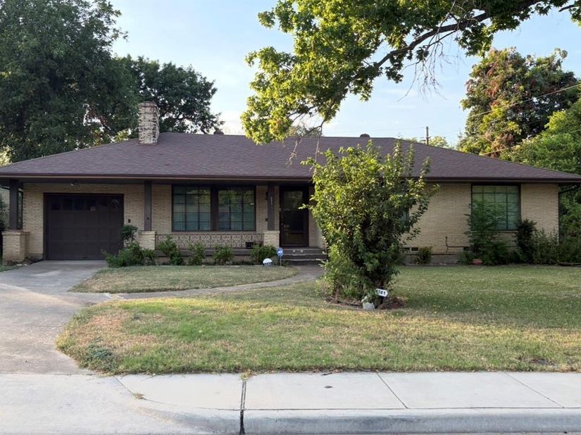 1581  Harbor Road , Dallas Texas 75216