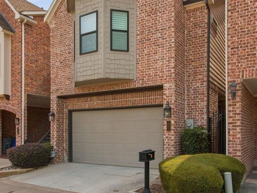 18323  Frankford Lakes Circle , Dallas Texas 75252