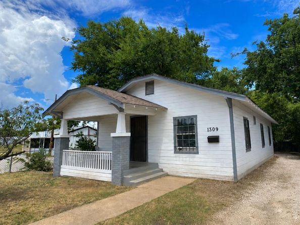 1309 S Riverside Drive , Fort Worth Texas 76104