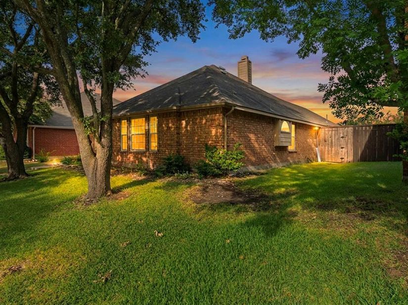 4601  Carlton Drive , Garland Texas 75043