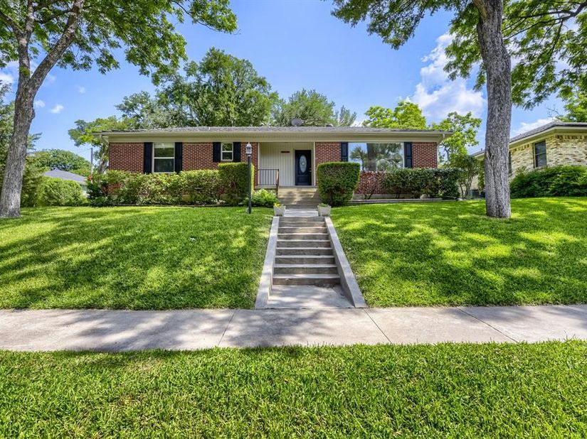 11016  Lippitt Avenue , Dallas Texas 75218
