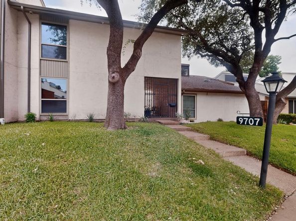 9707  Smokefeather Lane , Dallas Texas 75243