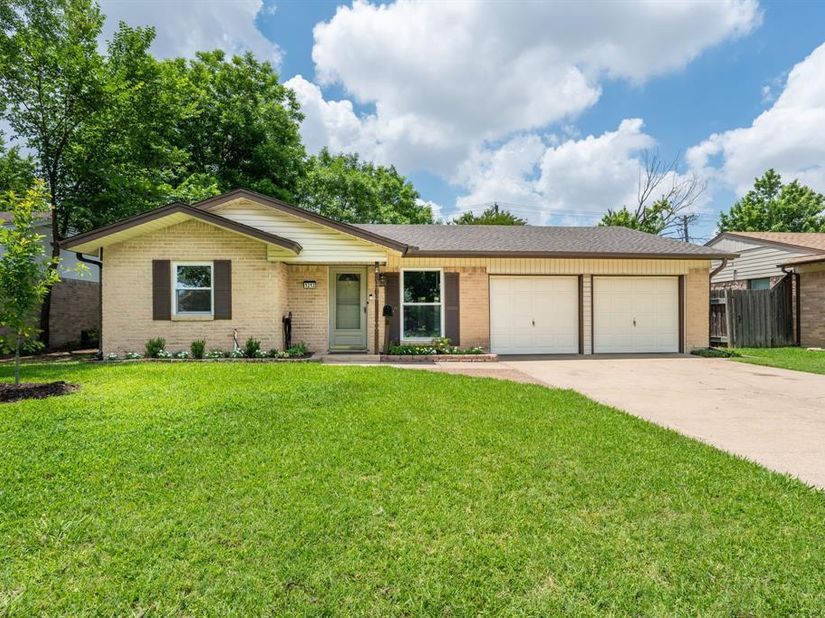 1213  Trellis Drive , Garland Texas 75040