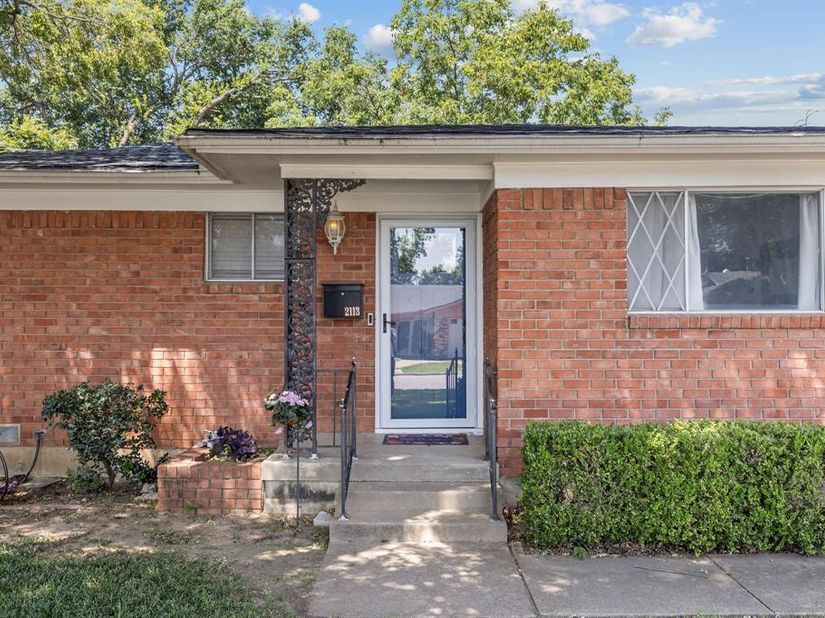 2113  David Drive , Fort Worth Texas 76111