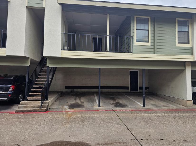 9609  Walnut Street  10104, Dallas Texas 75243