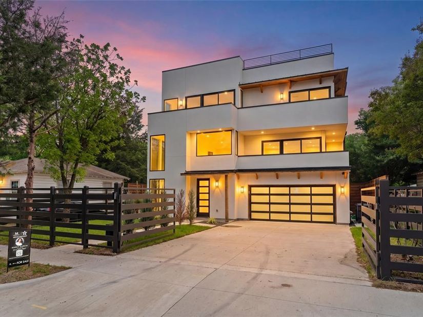 3321  Coronet Boulevard , Dallas Texas 75212