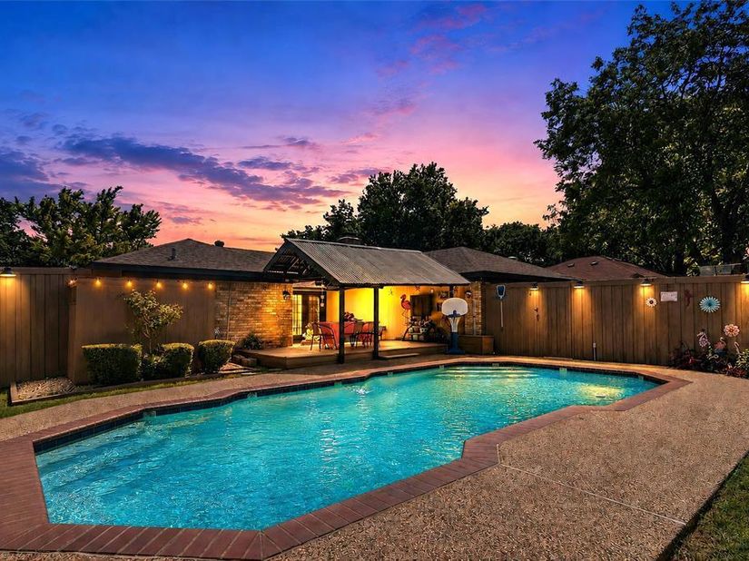 5110  Vera Cruz Drive , Garland Texas 75043