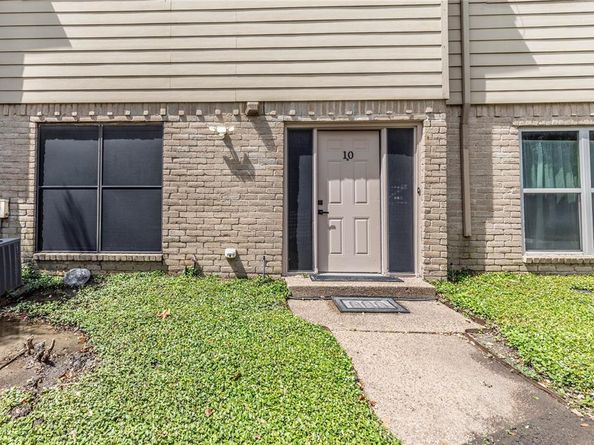 7031  Holly Hill Drive  10, Dallas Texas 75231
