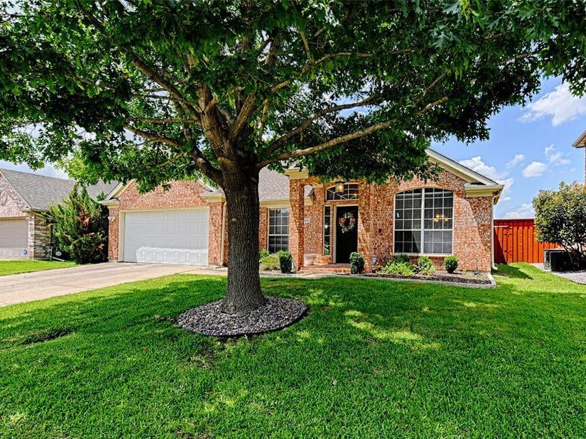 10013  White Lane , Irving Texas 75063