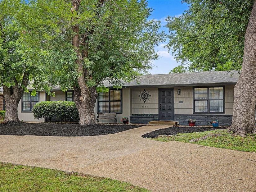 3644 W Seminary Drive , Fort Worth Texas 76109