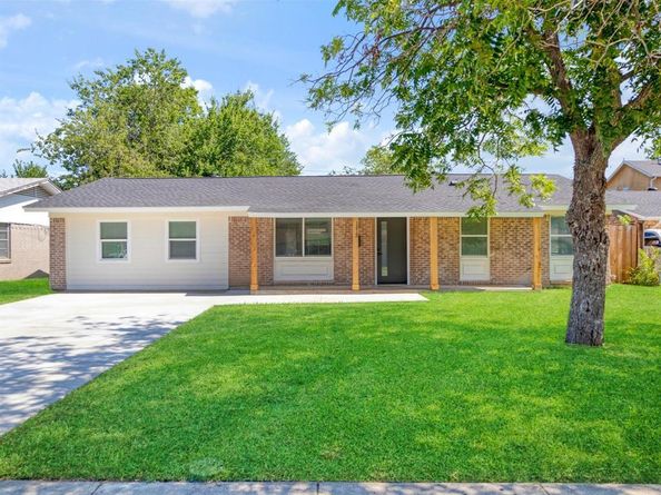 1213  Fairmont Street , Irving Texas 75062