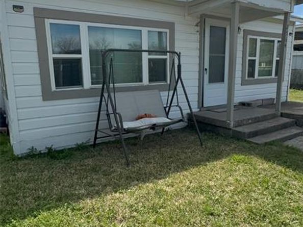 2564  High Crest Avenue , Fort Worth Texas 76111