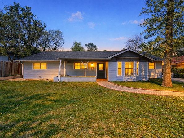 1305 W Grauwyler Road , Irving Texas 75061