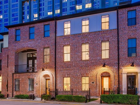 2123  Diversey Street , Dallas Texas 75201